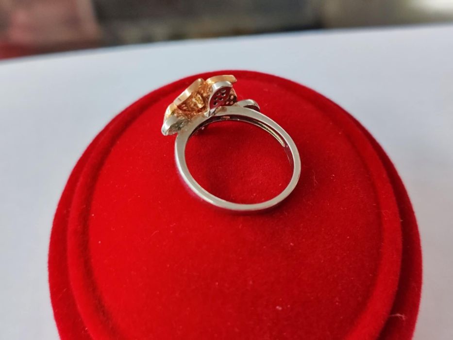 Сребърен комплект обеци,колие и пръстен