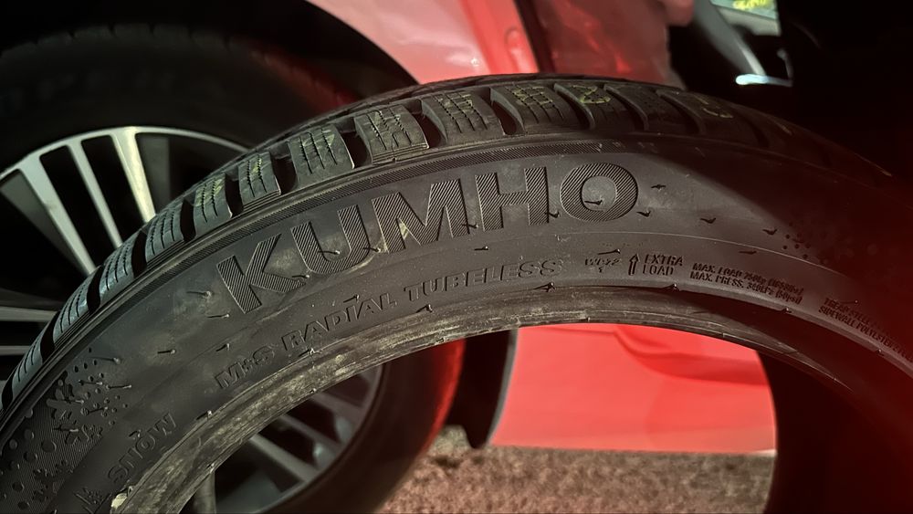 Зимние шины KUMHO 235/45/18 98V
