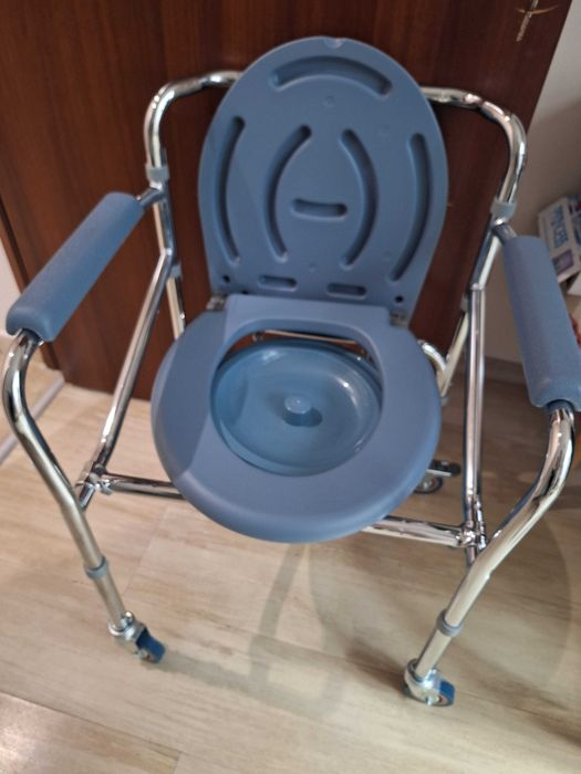 Тоалетен стол НОВ