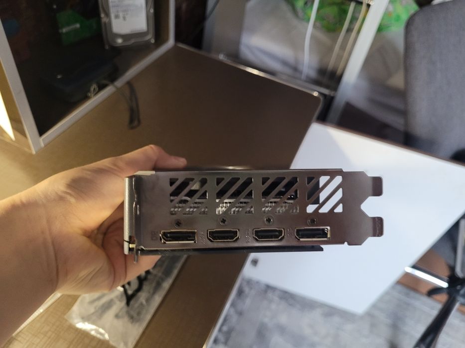 Продам видеокарту Rtx 4060