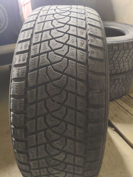 Резина  265/65 R17 зимнее