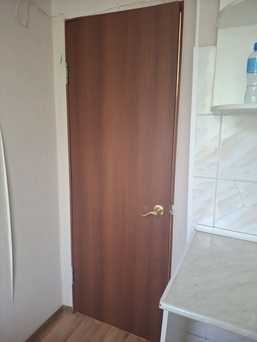 Продам двери б/у