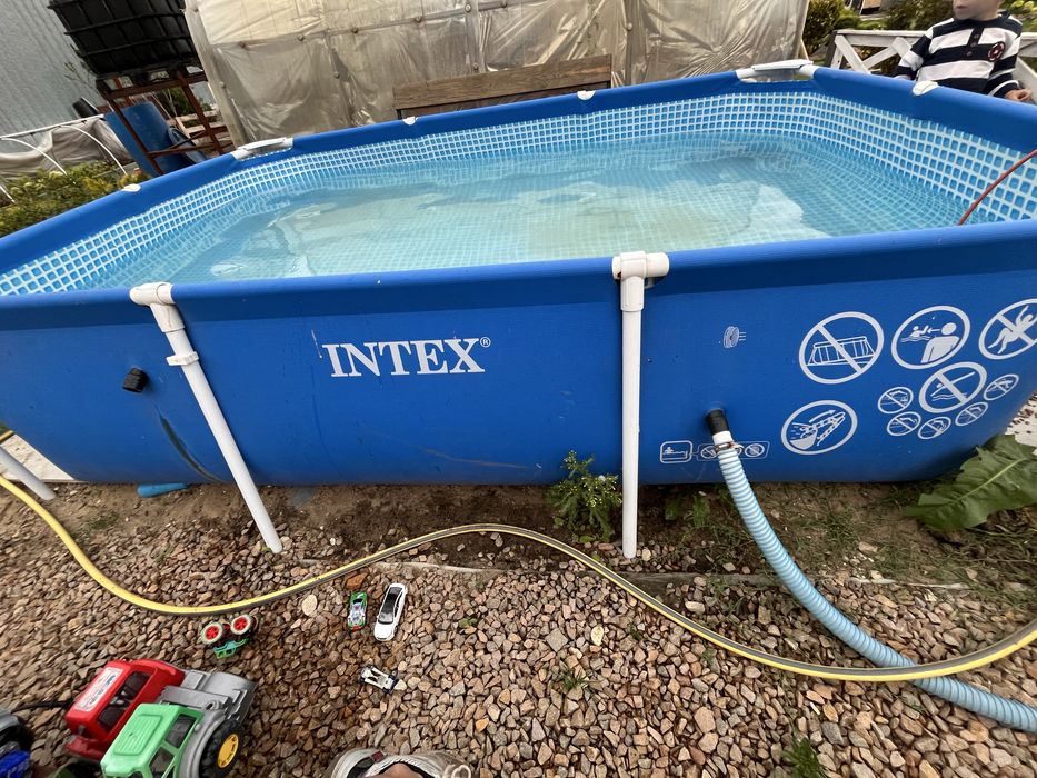 продам бассейн..