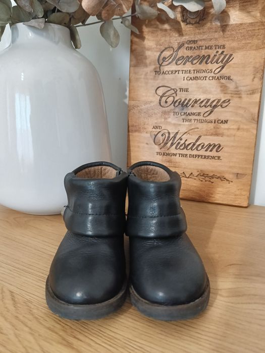 Ghetuțe piele negre Zara măr.22