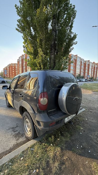 Шевроле Нива 2012 год