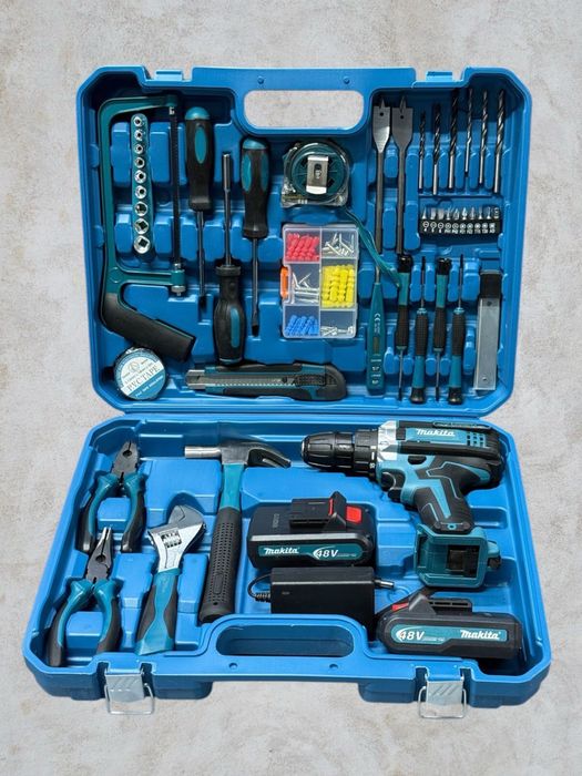 Шуруповерт Макита с большим набором для дома