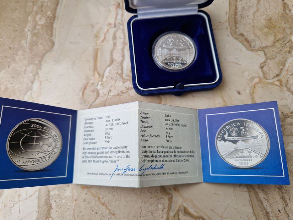 Сребърна монета 5 евро 2004г футбол