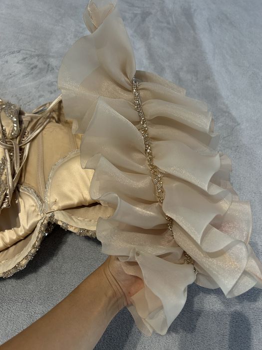 Rochie Aurie.