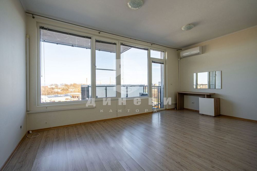 Тристаен апартамент в Кършияка