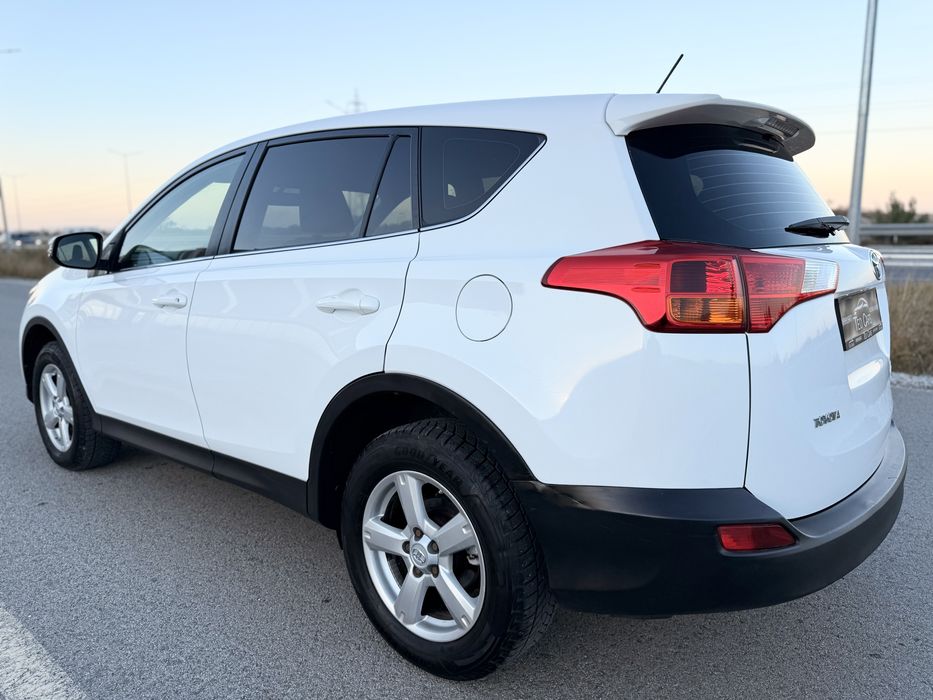 Toyota RAV 4 2.0 D-4D 126к.с 2015г. AWD 4X4