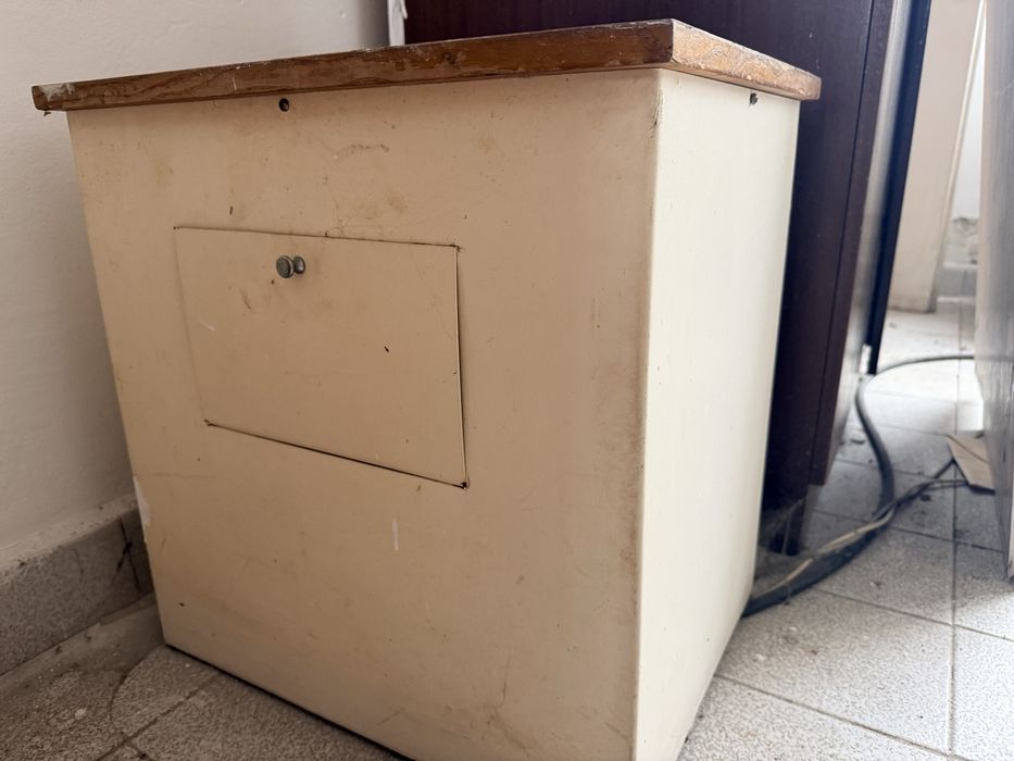 Стоматологичен стол и оборудване.