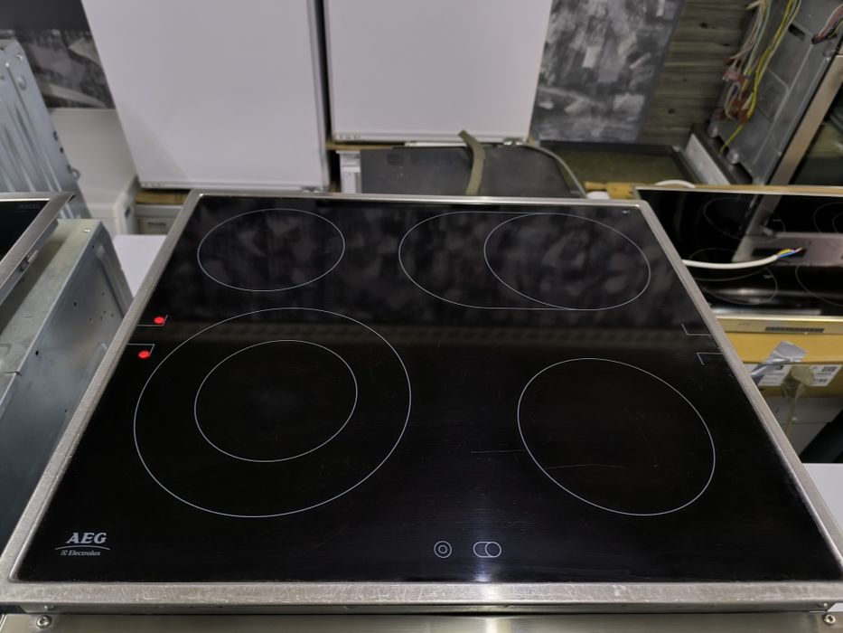 Фурна с котлони AEG E33512-4-M - 8 Функци с вентилатор Топ оферта