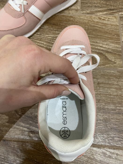 Чисто нови дамски маратонки