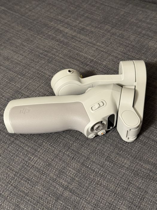 DJI Osmo Mobile SE nou full box