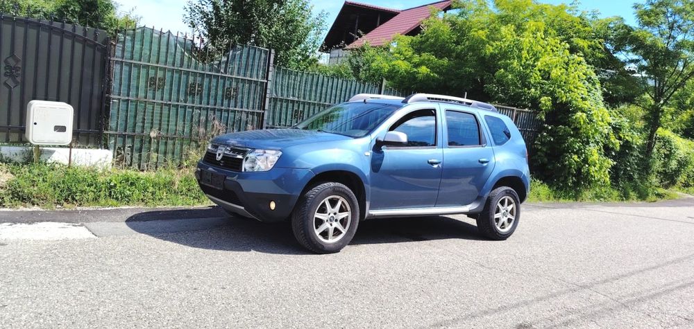 Dacia Duster Anu 2011 Euro 5 Motor 1,6 Benzină Clasic 105 Cai Distribuție Pe Curea Climă Jante Merge Și Arata Foarte Foarte Bine Stare Foarte ESTE 4X2