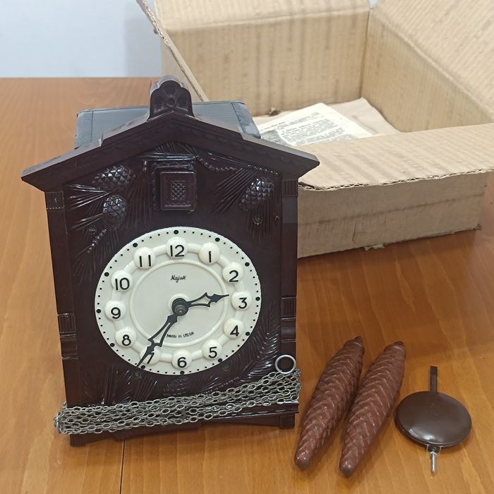 Стенен часовник МАЯК с махало и  кукувичка