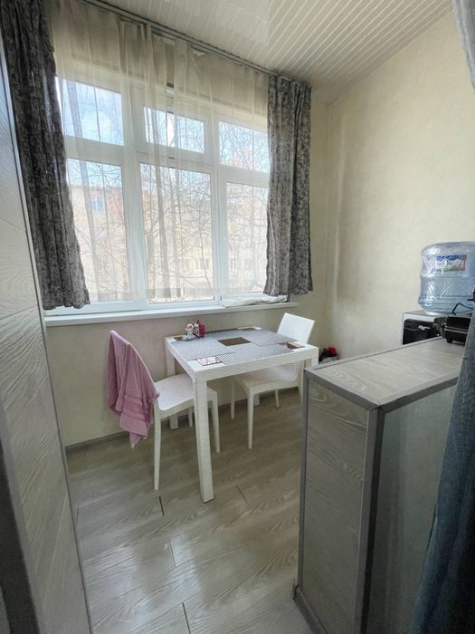 ~2/2/4, Чиланзар 8 Квартал, Средный Чистый ремонт продаётся квартира