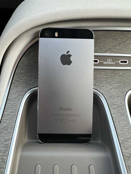 Iphone 5s в отличном состояние
