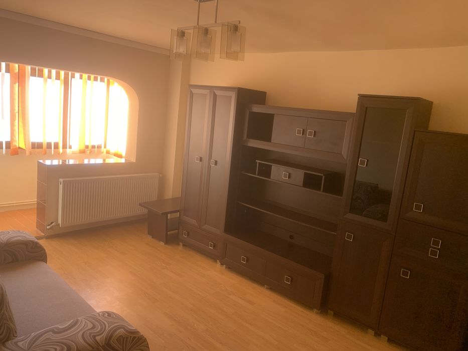 Apartamend de inchiriat orasul tg carbunesti