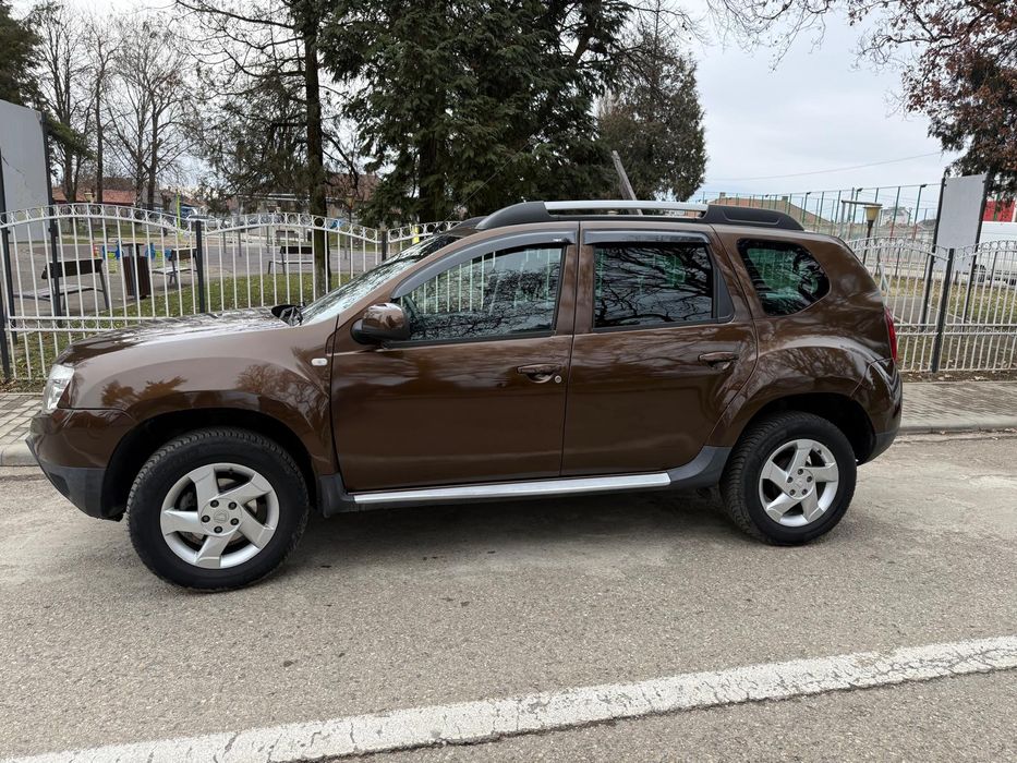 Vând Dacia Duster stare  impecabila proprietar