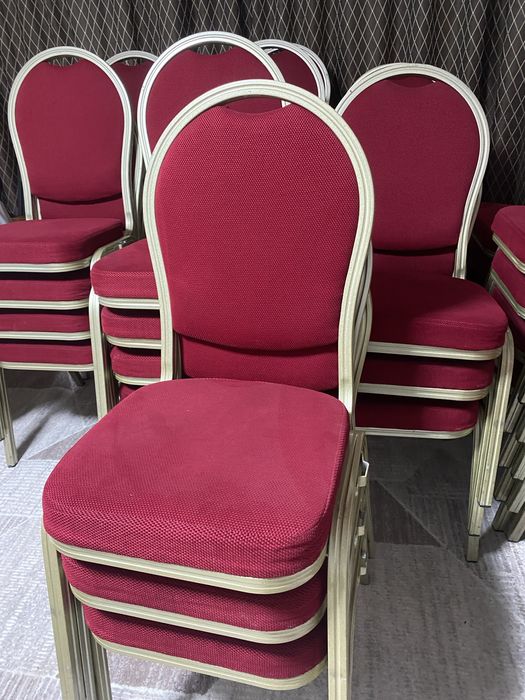 Продаются стулья абсолютно новые