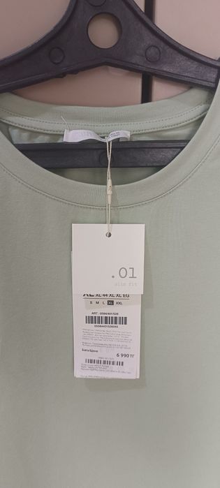 Футболка ZARA Джинсы COLIN'S