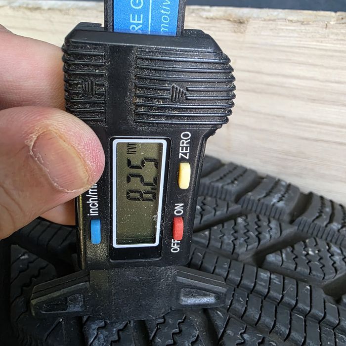 Hankook Ion I*cept 215 45 20 Зимни