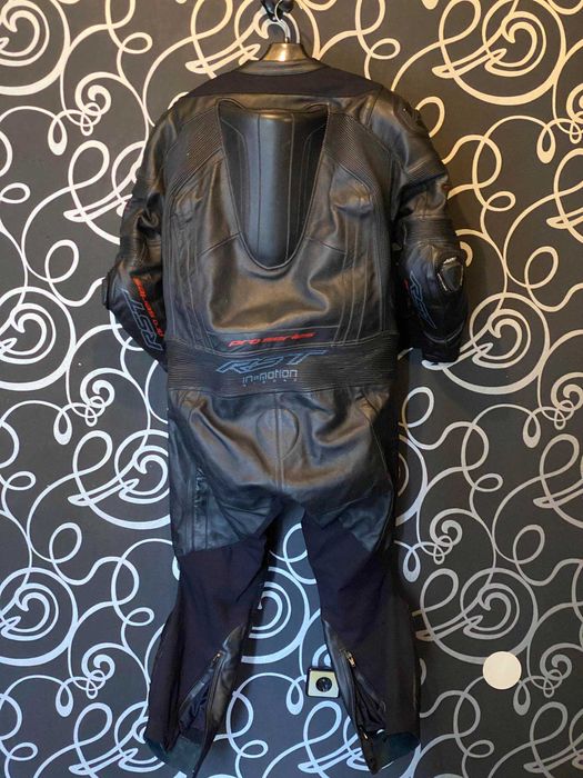 Екип 1 част RST Pro Series EVO Airbag 60 размер