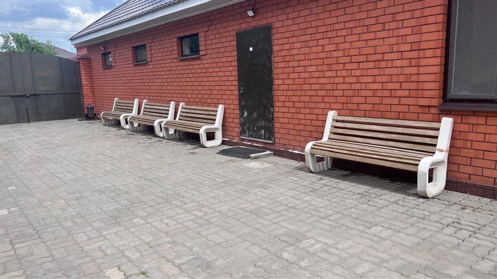Скамейки из композитного мрамора, для двора в отличном качестве