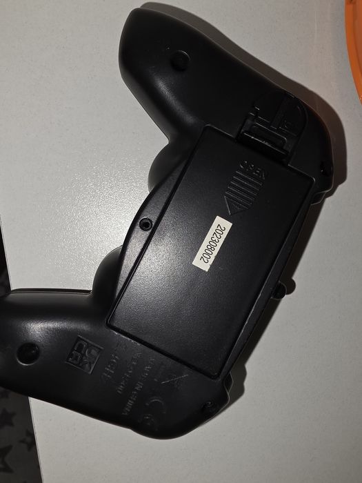 Vand aceasta jucarie cu telecomanda pt copii de 5 ani +
