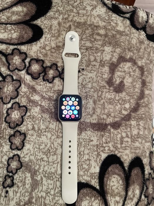 Часы Эпл вотч 2024