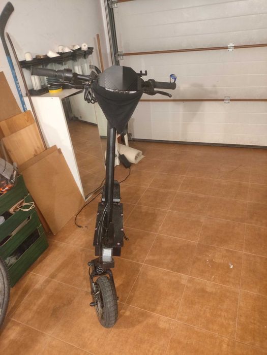 Vând Trotineta Kukirin G2 - 800W model 2025