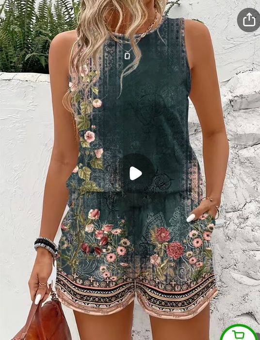 Compleu pantaloni scurți și maieu xl