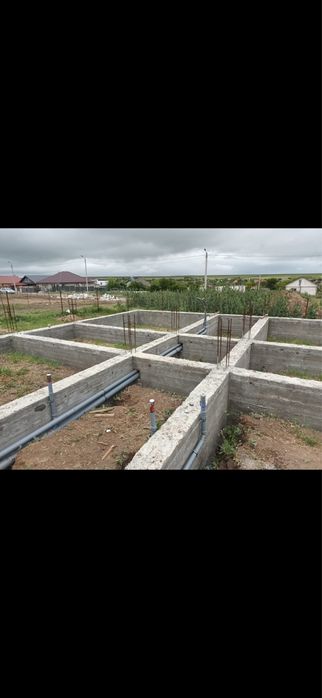 Se vinde teren 500 mp cu fundație finalizată