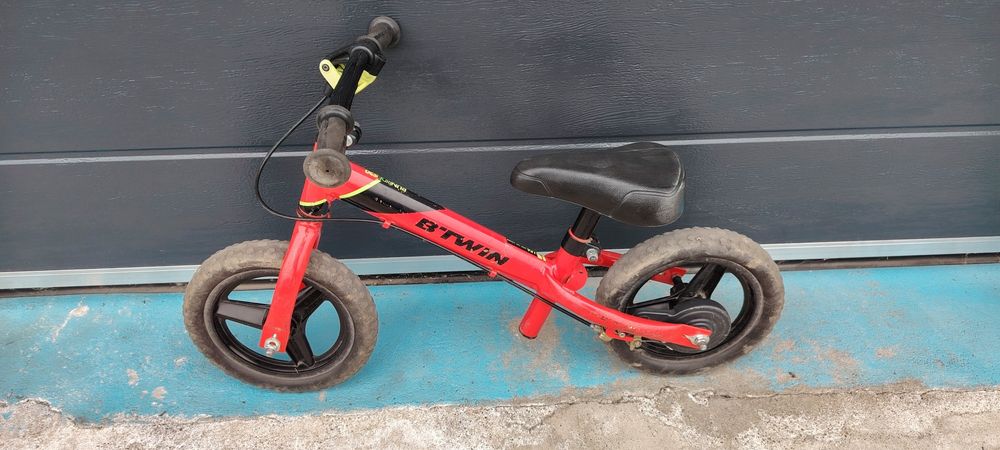 Bicicleta de echilibru cu frana spate