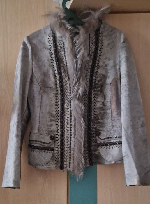 Продам осеннюю  куртку ( нерпа) б/у