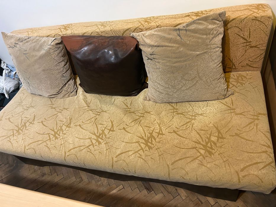 Разтегателен диван