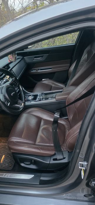 Jaguar XF 2016 • 2.0 Diesel R SPORT