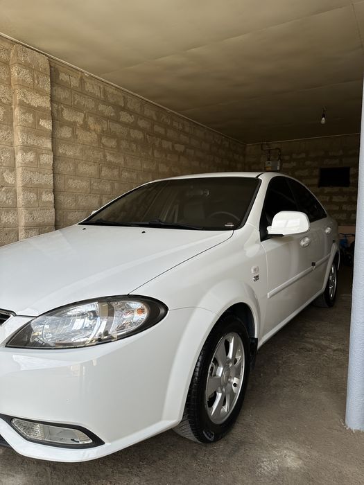 Продается  машина своя,торг у капота