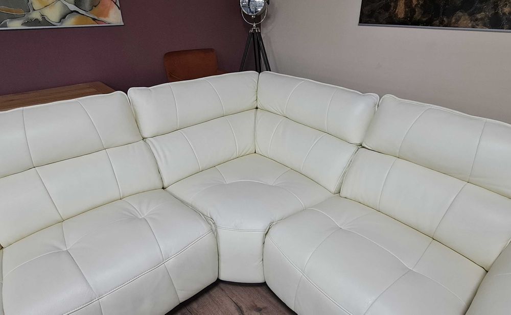 Кремав кожен ъглов диван "Cadenza" с електрически релакиращ механизъм