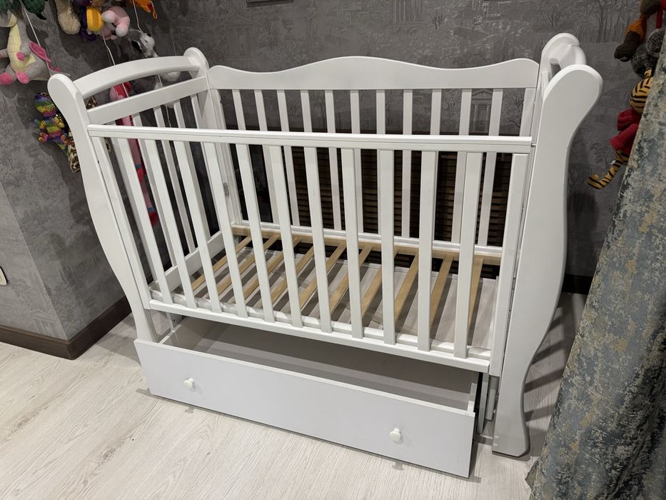 Манеж с выдвижным ящиком