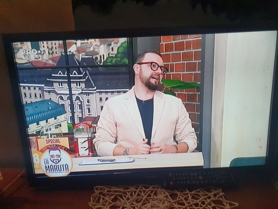 Televizor Samsung 105 cm led Smart si Samsung Led 81 cm