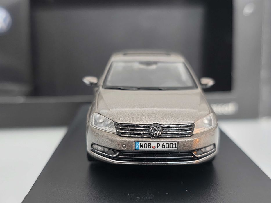 Macheta Auto 1/43 Schuco Dealer Edition VW Volkswagen Passat B7