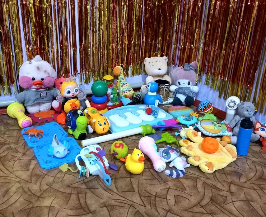 Продаются игрушки.