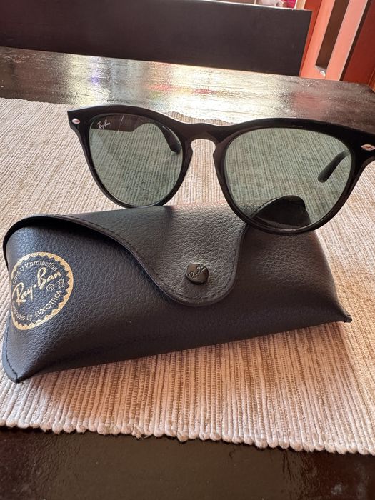 Очила Ray Ban,носени броени пъти ,като нови !