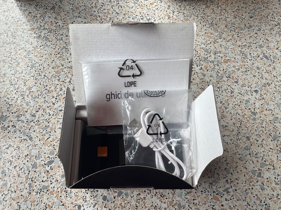 Router Huawei E5786s-32a Mobile Wifi Air Net SIM 4G+, cutie, impecabil