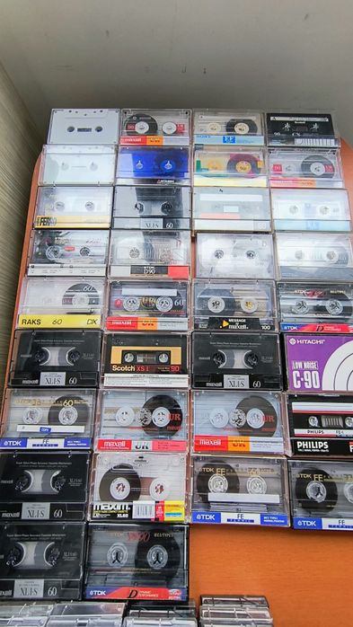 Vând 73 casete audio poziție Normal