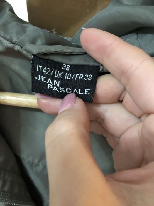 Geaca de fas, ca noua——————