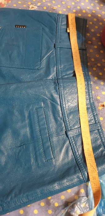 Юбка кожаная год змеи  цвет сезона.-и замша 42 Европа