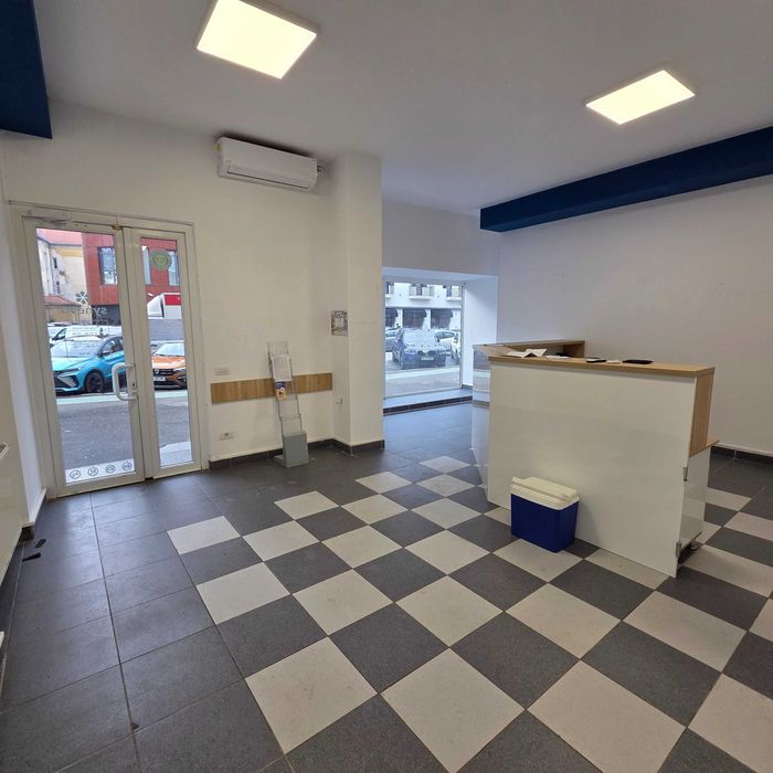 Propietar inchiriez spațiu comercial ultracentral,  70 mp